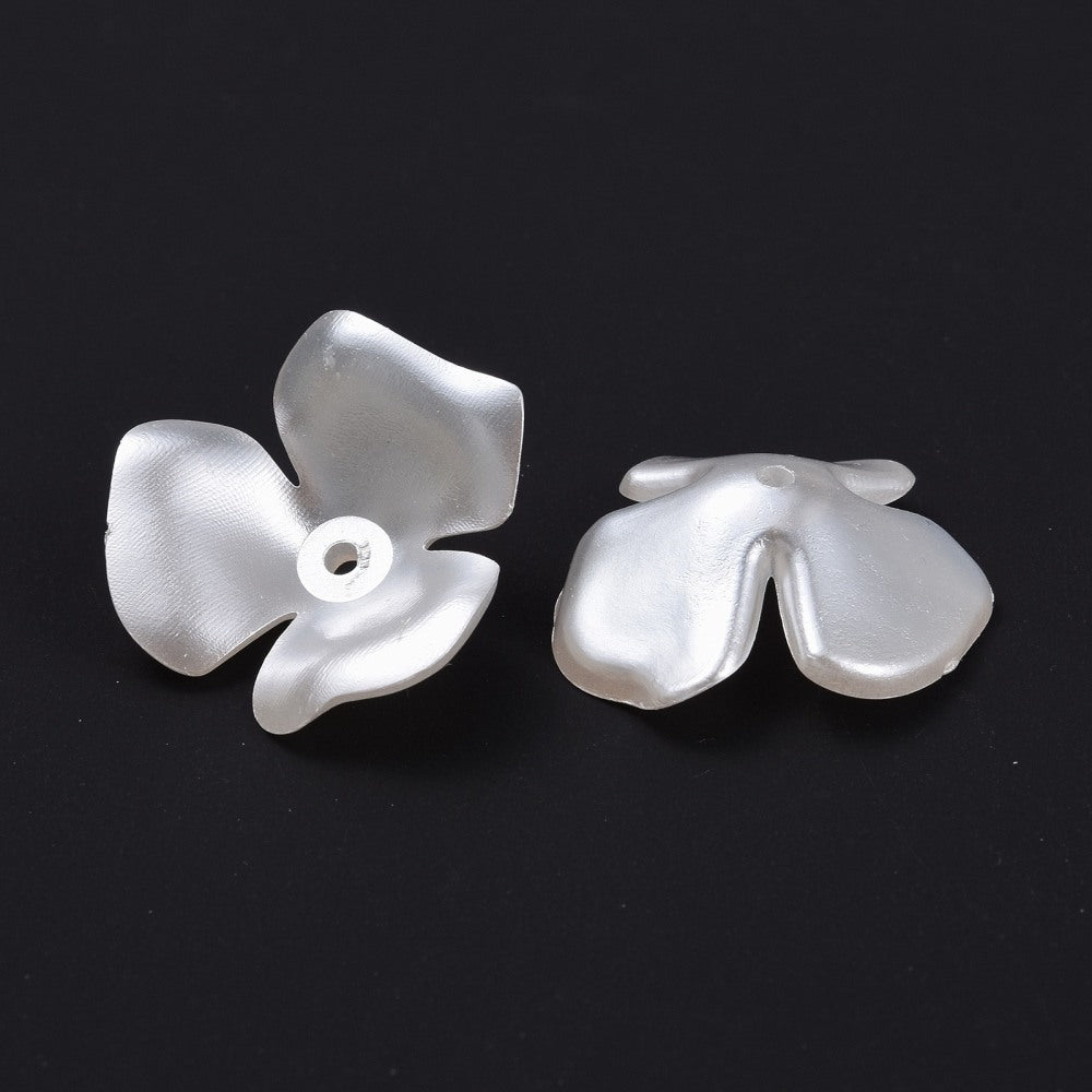 Acrylic Pearly Ivory flowers with 3-petals