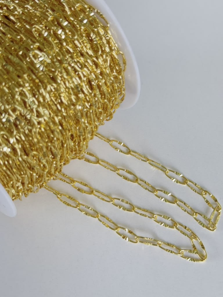 Gold Color Chain for Jewelry Making by the Meter. Oval 14.3 x 5.7 x 0.9mm Hole 12.4 x 2.6mm