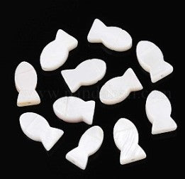 Natural freshwater Shell beads. Fish (5pcs)