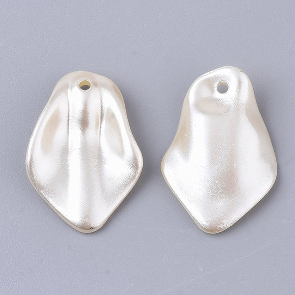 Creamy pearl leaf pendants